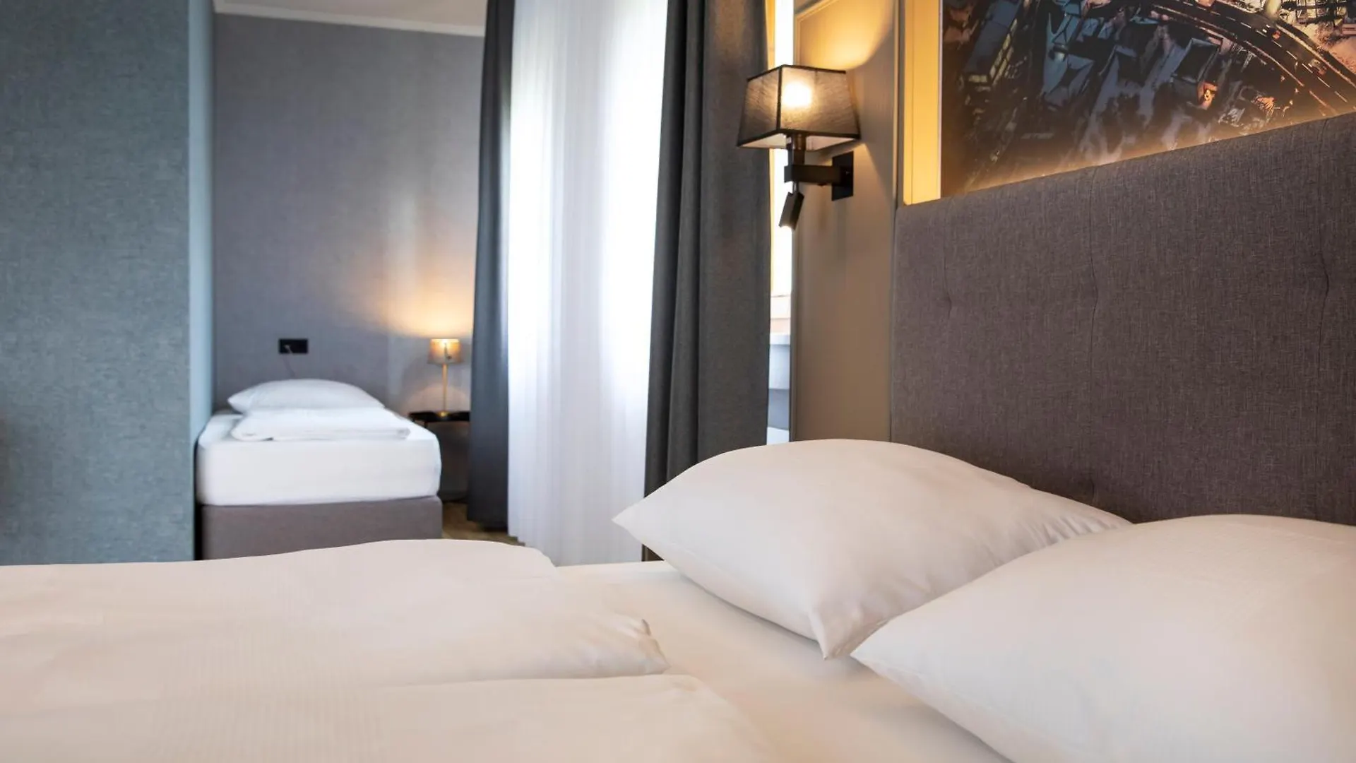 Roomingtons City Waldkirchen 4*,